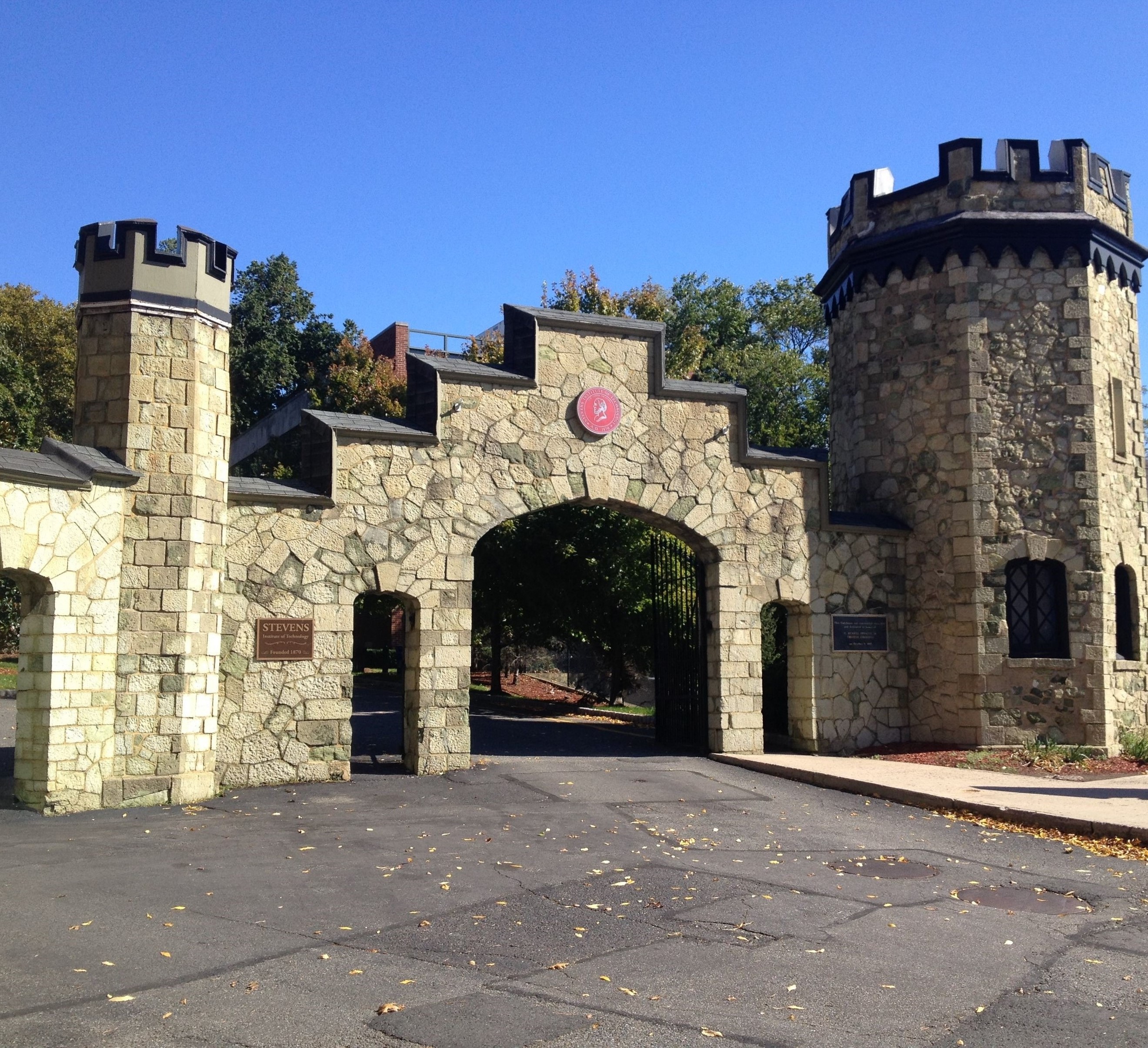 Gate